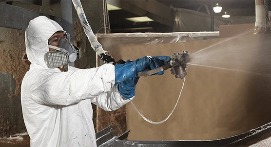 Aplicación de gelcoat con equipos Graco.